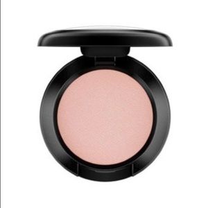 MAC EYESHADOW “Grain Satin” BNIB 💃🥰